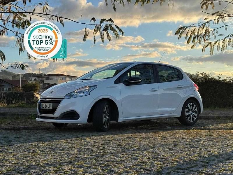 Branco Usado 2018 Peugeot 208 Active Citadino | € 9.490 (Bom preço) - Imagem 1/4