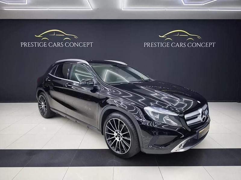 Preto Usado 2016 Mercedes GLA220 Urban SUV | € 25.950 - Imagem 1/4