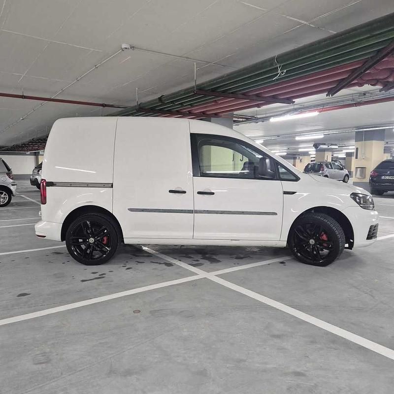 Usado VW Caddy 75 HP (55 kW) 2016 Branco Monovolume