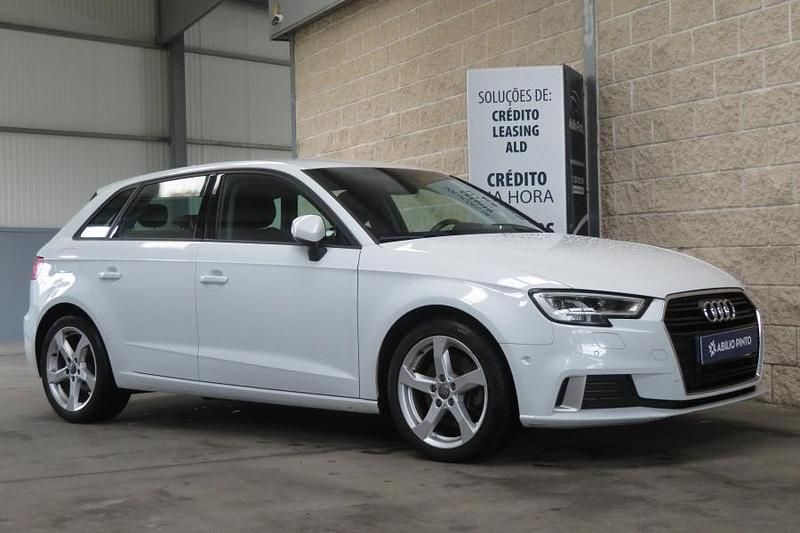 Usado Audi A3 Sport 184 HP (135 kW) 2018 Branco Sedan