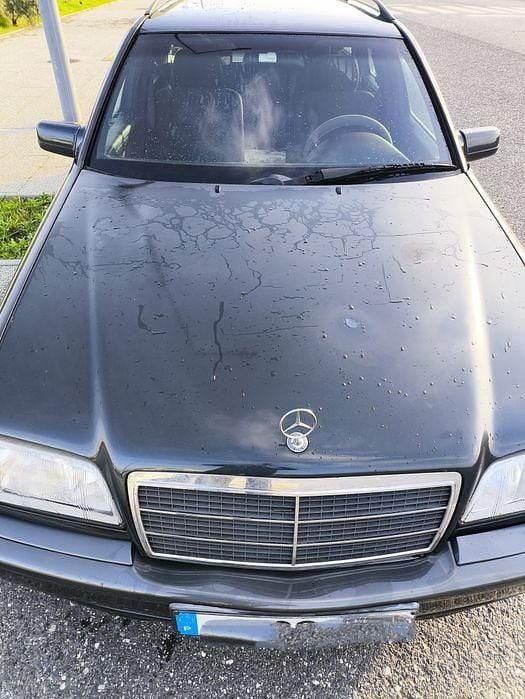 Usado Mercedes C250 150 HP (110 kW) 1998 Sedan