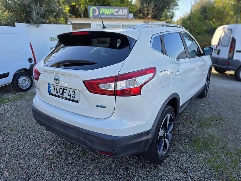 Usado Nissan Qashqai 110 HP (80 kW) 2015 Branco SUV