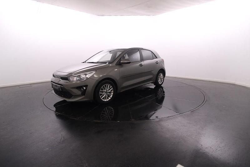 Verde Usado 2023 Kia Rio | € 17.900 (Preço justo) - Imagem 1/4