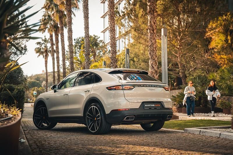 Usado Porsche Cayenne Platinum Edition 462 HP (339 kW) 2020 Bege SUV