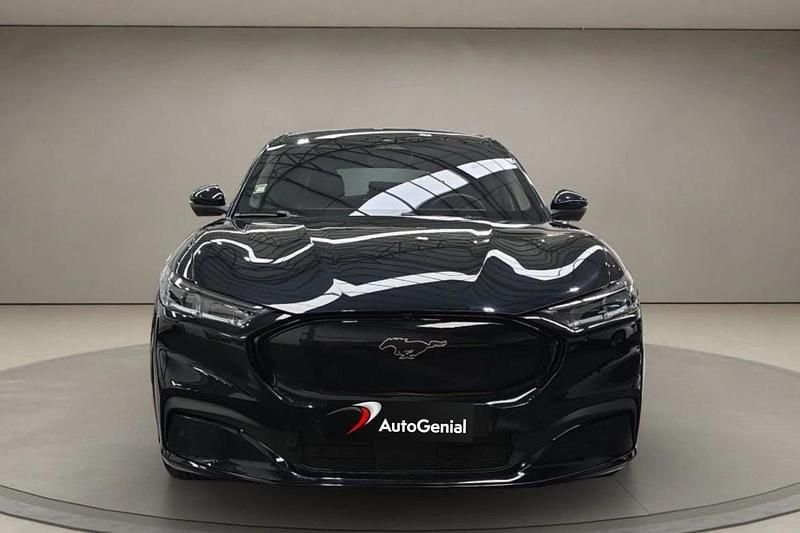 Preto Usado 2021 Ford Mustang Mach-E SUV | € 30.990 (Preço justo) - Imagem 1/1