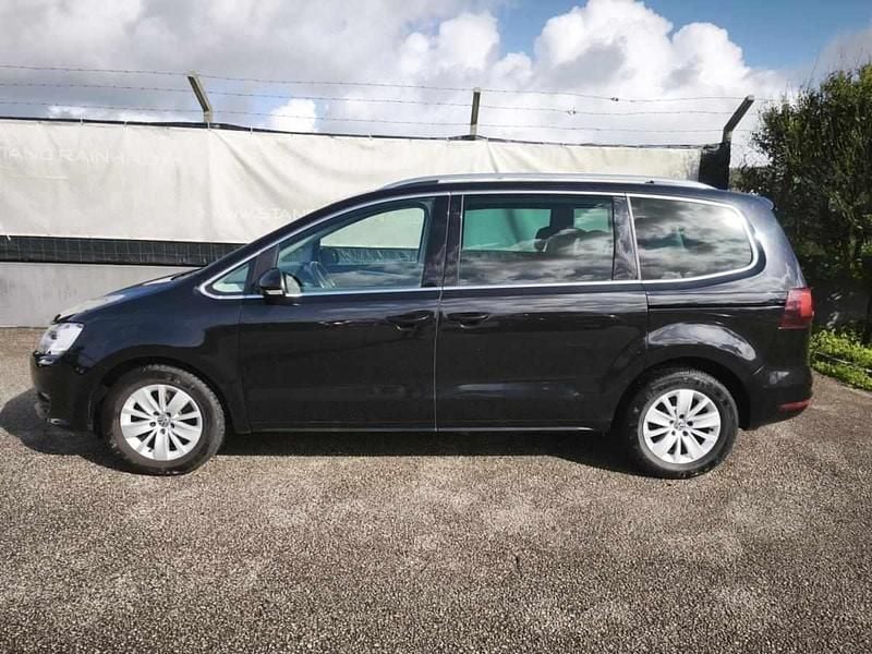 Usado VW Sharan 150 HP (110 kW) 2018 Preto Monovolume