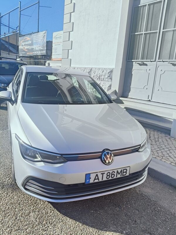 Cinzento Usado 2022 VW Golf VIII Life | € 21.900 (Preço justo) - Imagem 1/4