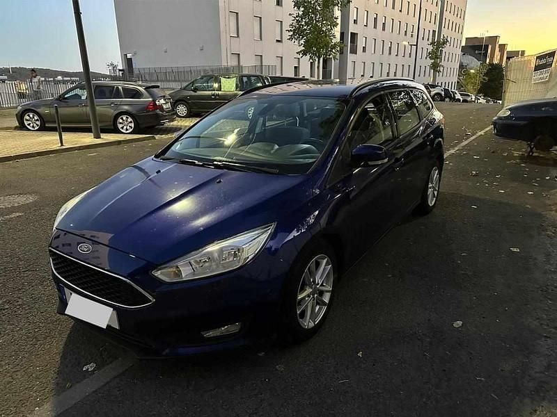 Usado Ford Focus 120 HP (88 kW) 2015 Azul Citadino