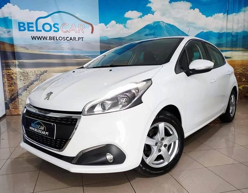 Branco Usado 2018 Peugeot 208 Active Citadino | € 9.750 (Bom preço) - Imagem 1/4