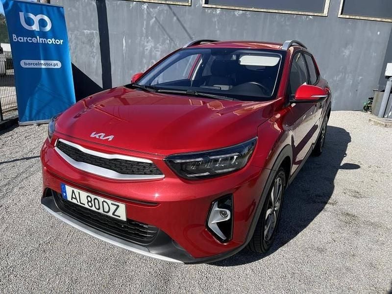 Usado Kia Stonic 100 HP (73 kW) 2021 Vermelho SUV