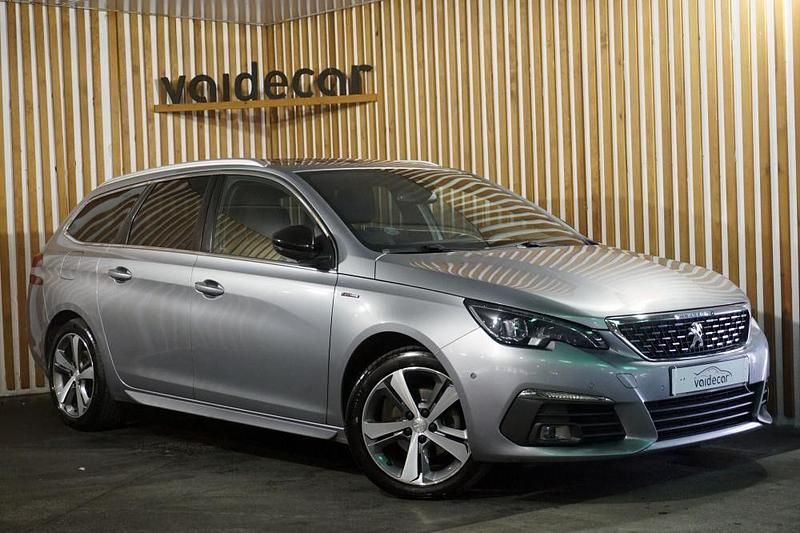 Usado Peugeot 308 GT-line 130 HP (95 kW) 2018 Cinza