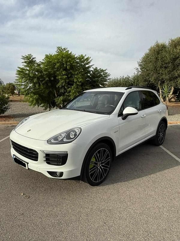 Branco Usado 2015 Porsche Cayenne SUV | € 35.200 (Super Preço) - Imagem 1/4