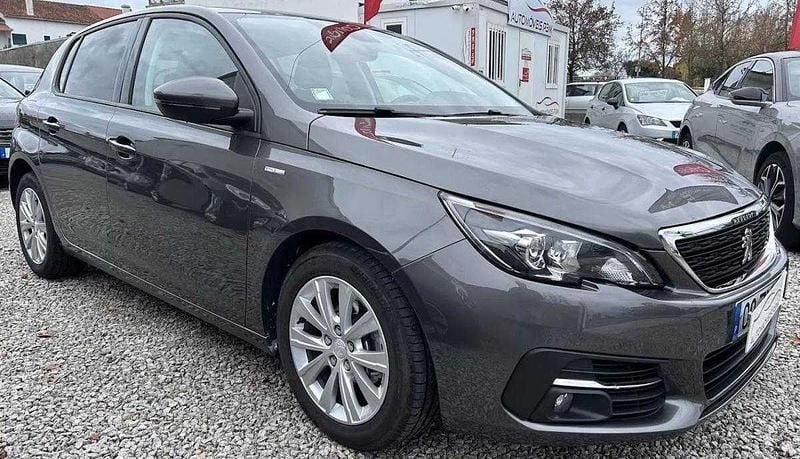 Usado Peugeot 308 Style 102 HP (75 kW) 2020 Cinza antracite Citadino