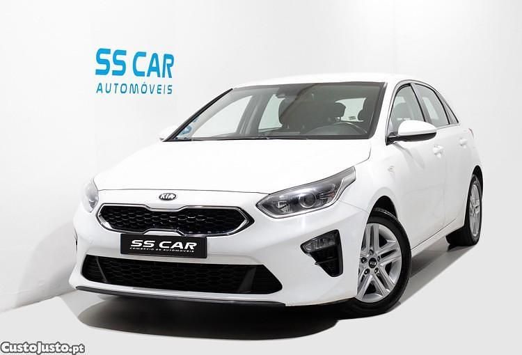 Usado Kia Ceed 120 HP (88 kW) 2021 Branco Citadino