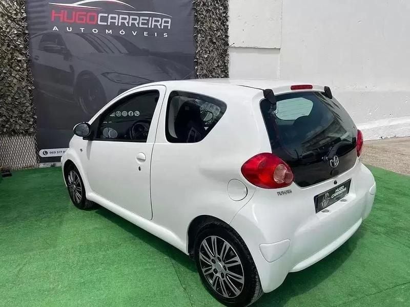 Usado Toyota Aygo 65 HP (47 kW) 2008 Branco Citadino
