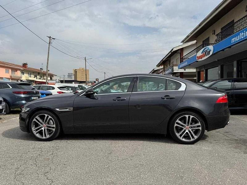 Verde Usado 2018 Jaguar XE R-Sport Sedan | € 22.990 (Preço justo) - Imagem 1/2