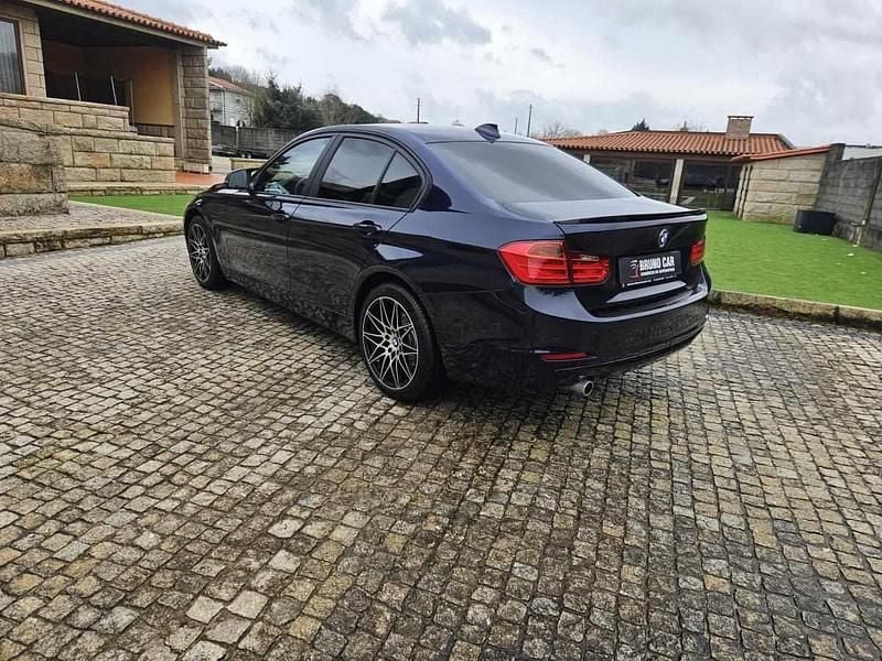 Usado BMW 316 116 HP (85 kW) 2012 Azul Sedan