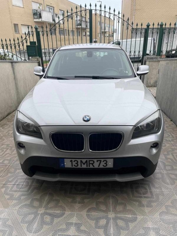 Cinzento Usado 2012 BMW X1 SUV | € 13.500 (Preço justo) - Imagem 1/4