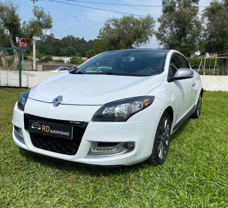 Branco Usado 2011 Renault Mégane III Coupé | € 10.000 (Caro) - Imagem 1/4