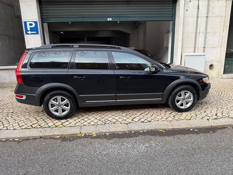 Usado Volvo XC70 Momentum 205 HP (150 kW) 2010 Preto Carrinha