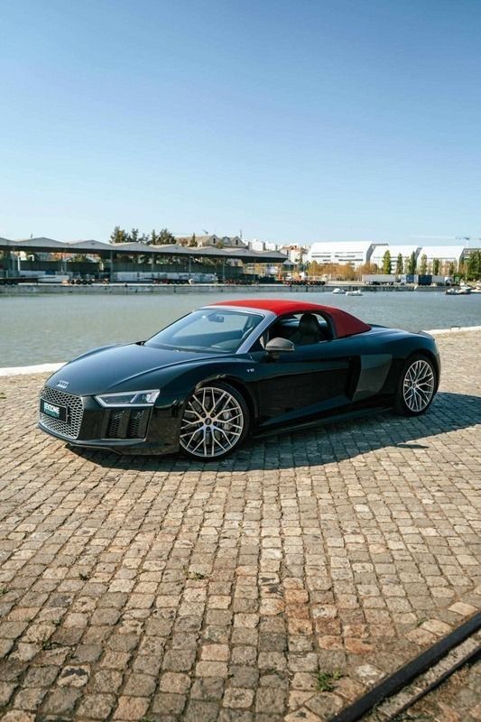 Preto Usado 2017 Audi R8 Coupé Coupé | € 168.900 - Imagem 1/4