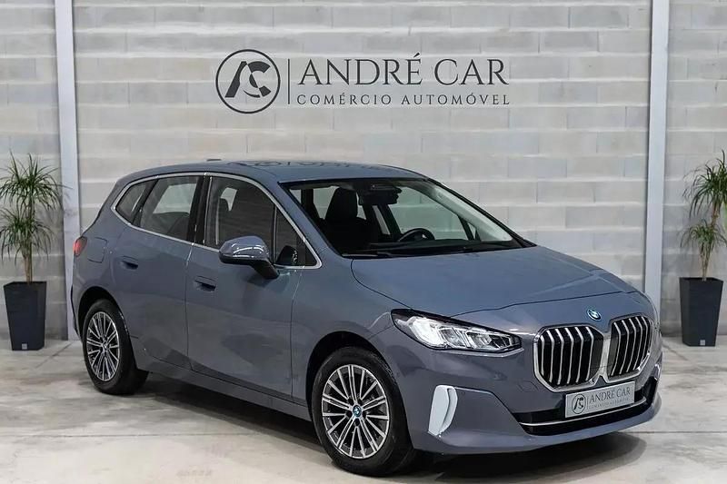 Usado BMW 230e Active Tourer Luxury Line 326 HP (239 kW) 2023 Cinza antracite Monovolume