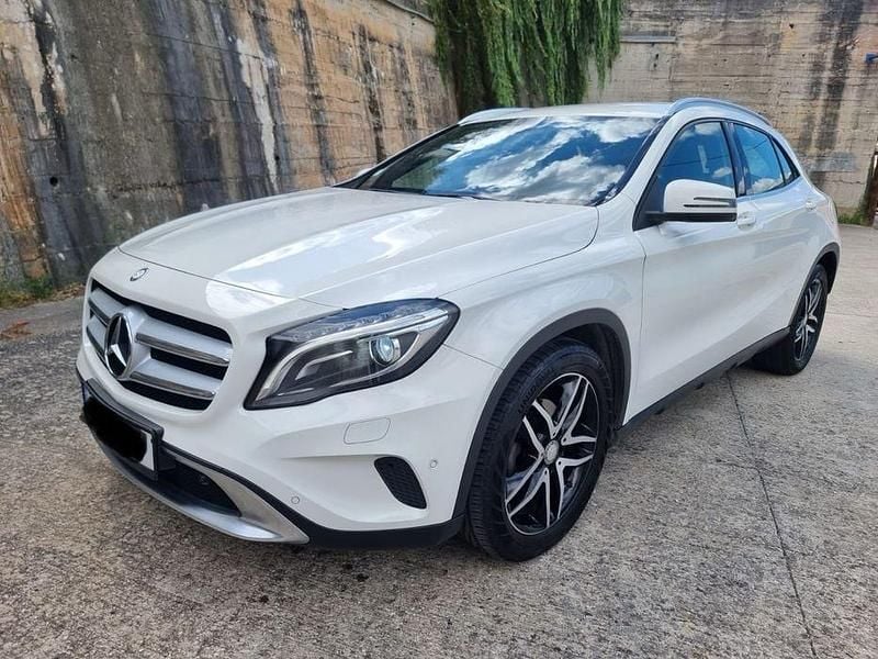 Usado 2015 Mercedes GLA200 SUV | € 15.000 - Imagem 1/4