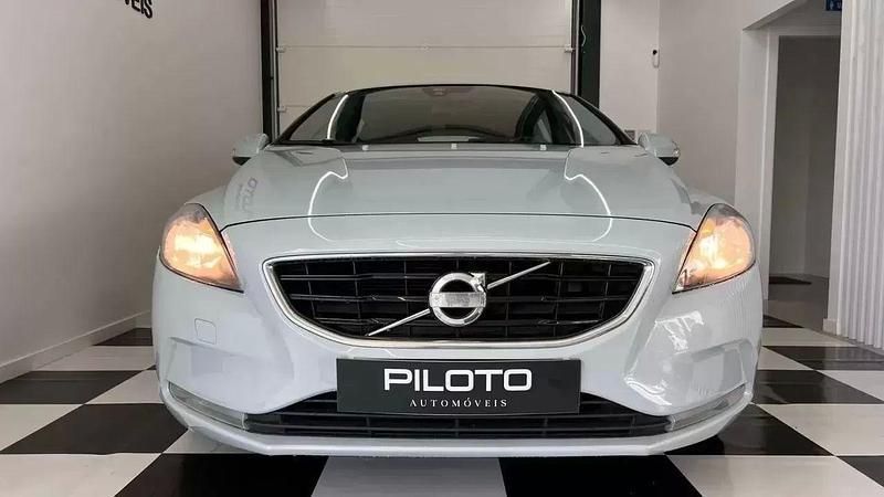 Usado Volvo V40 Momentum 115 HP (84 kW) 2013 Branco Carrinha