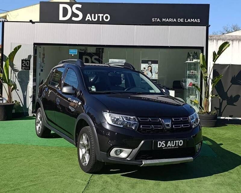 Preto Usado 2018 Dacia Sandero Citadino | € 11.250 (Preço justo) - Imagem 1/4