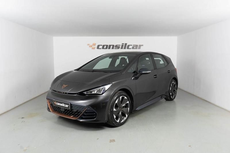 Cinza Usado 2023 Cupra Born e-Boost Citadino | € 26.890 (Preço justo) - Imagem 1/4