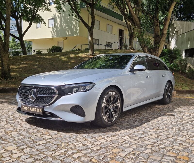 Cinza Usado 2024 Mercedes E300 Carrinha | € 59.990 (Preço justo) - Imagem 1/4
