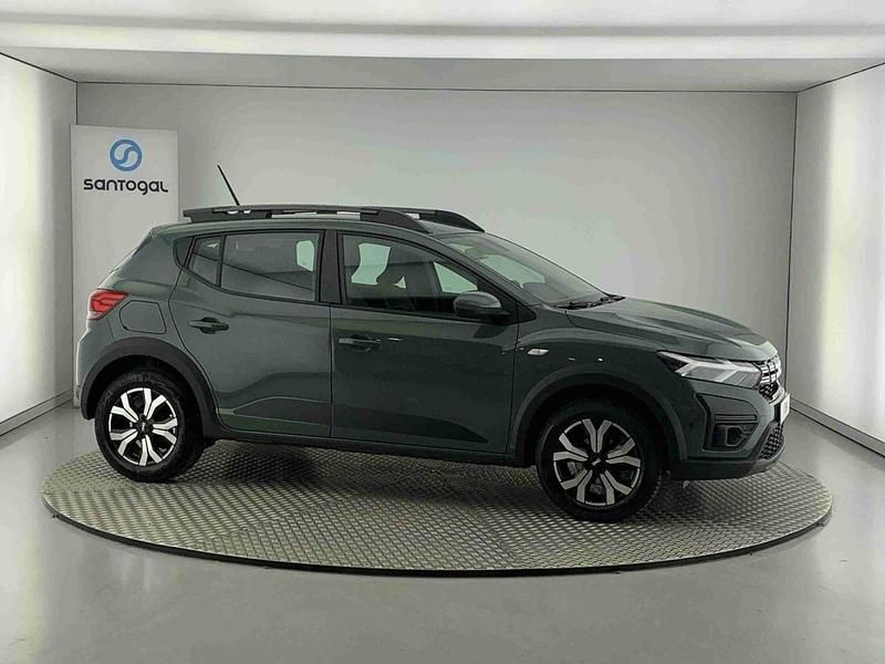 Verde Usado 2024 Dacia Sandero Citadino | € 17.290 (Preço justo) - Imagem 1/4