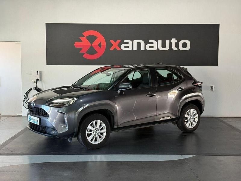 Cinza Usado 2022 Toyota Yaris Hybrid Comfort SUV | € 22.990 - Imagem 1/4