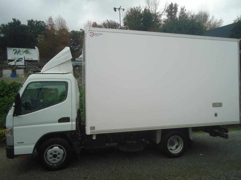 Branco Usado 2022 Mitsubishi Canter | € 29.500 (Bom preço) - Imagem 1/2