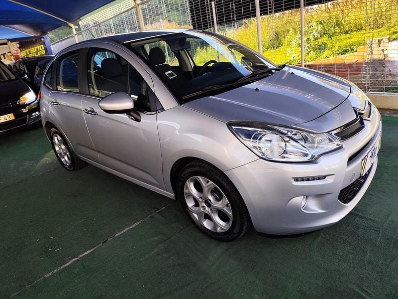 Cinza Usado 2015 Citroën C3 PureTech | € 7.990 (Bom preço) - Imagem 1/4