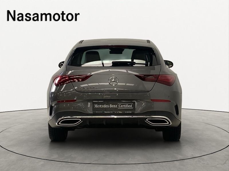 Usado Mercedes E250 218 HP (160 kW) 2024 Branco Cabrios