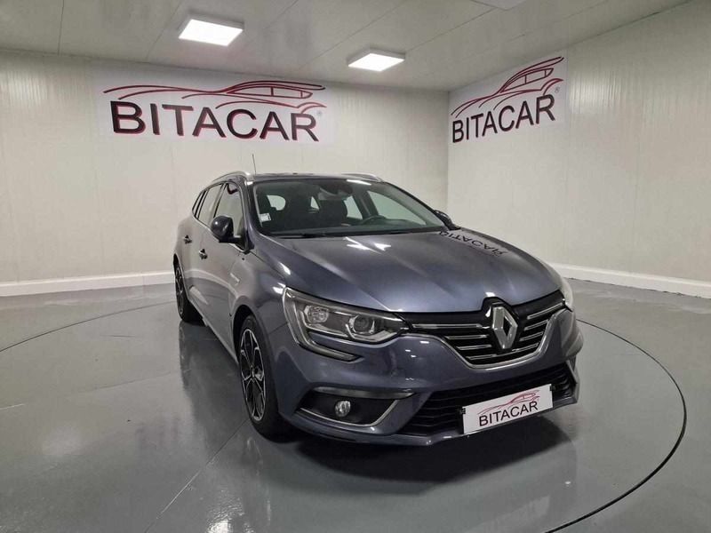 Cinzento Usado 2016 Renault Mégane III Carrinha | € 16.750 - Imagem 1/4