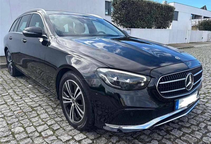 Preto Usado 2021 Mercedes E220 Carrinha | € 35.900 (Bom preço) - Imagem 1/4