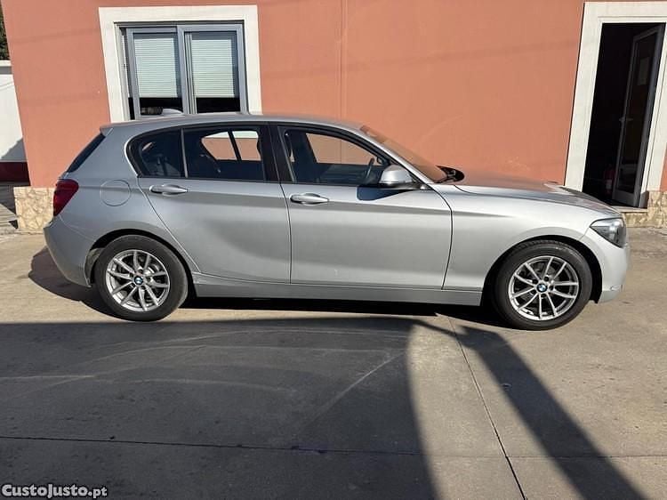 Cinza Usado 2014 BMW 116 Citadino | € 12.990 (Preço justo) - Imagem 1/1