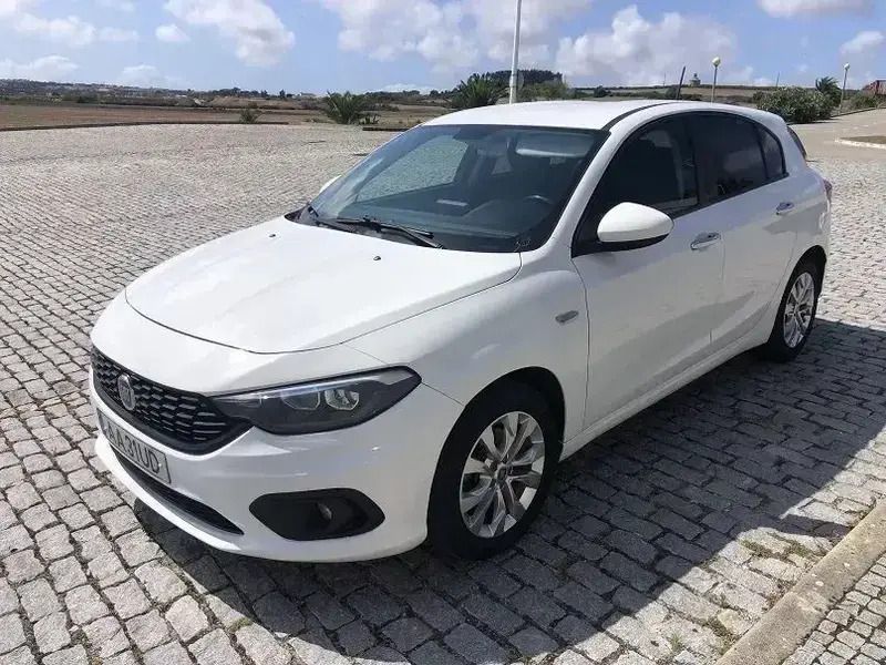 Branco Usado 2020 Fiat Tipo Sport Citadino | € 9.999 (Preço justo) - Imagem 1/4
