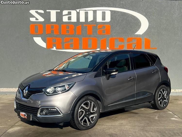 Cinza Usado 2013 Renault Captur Expression SUV | € 9.250 (Bom preço) - Imagem 1/1