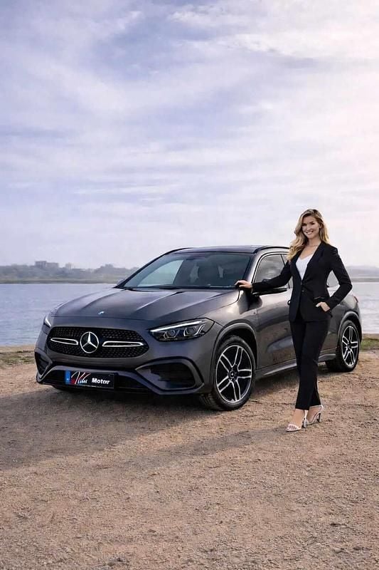 Usado Mercedes GLA180 116 HP (85 kW) 2024 Cinzento SUV