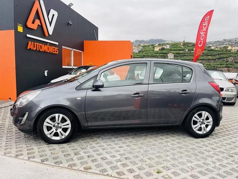 Usado Opel Corsa Cosmo 95 HP (69 kW) 2012 Cinzento Citadino