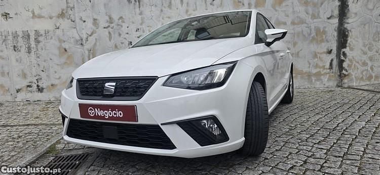 Branco Usado 2022 Seat Ibiza Style Citadino | € 14.000 (Bom preço) - Imagem 1/1