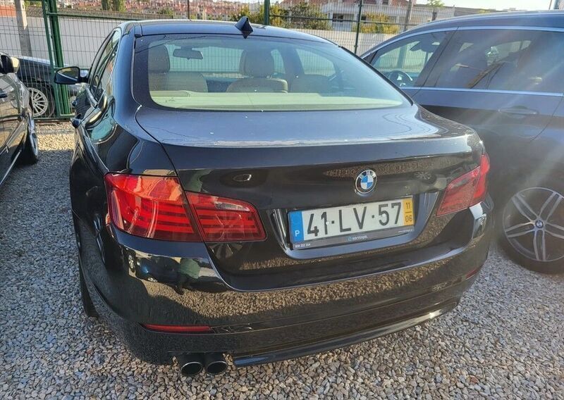 Usado BMW 520 Exclusive 184 HP (135 kW) 2011 Preto Sedan