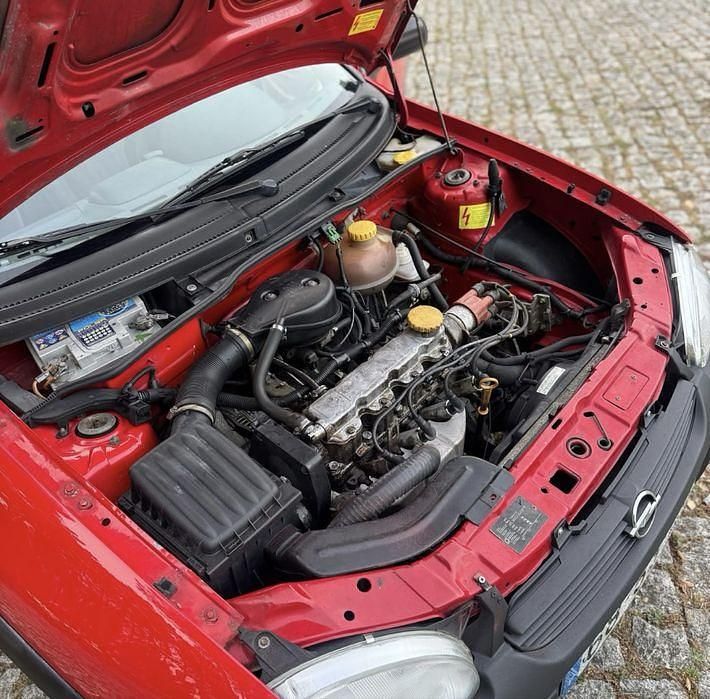 Usado Opel Corsa 45 HP (33 kW) 1995 Sedan