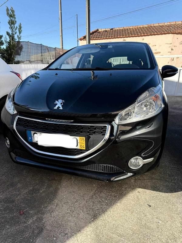 Usado Peugeot 208 82 HP (60 kW) 2015 Preto Citadino