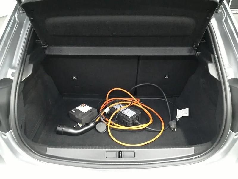 Usado Peugeot e-208 Active 100 kW (136 HP) 2021 Cinza Citadino