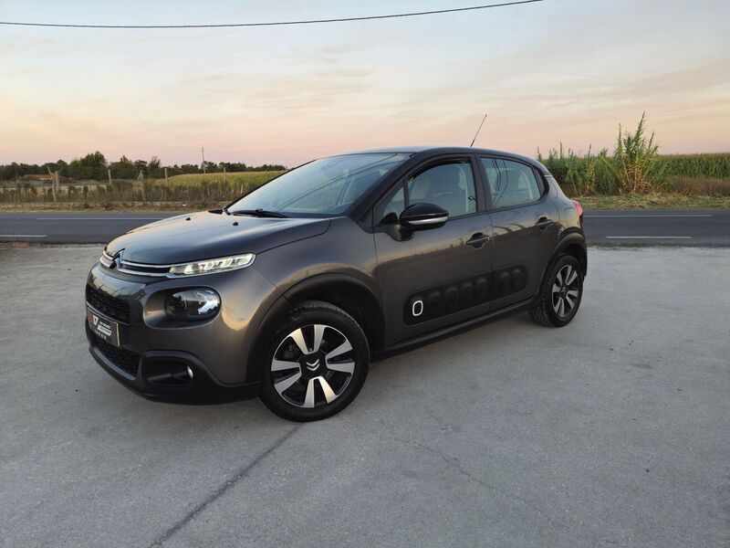 Cinza Usado 2018 Citroën C3 Feel Citadino | € 11.500 (Preço justo) - Imagem 1/4