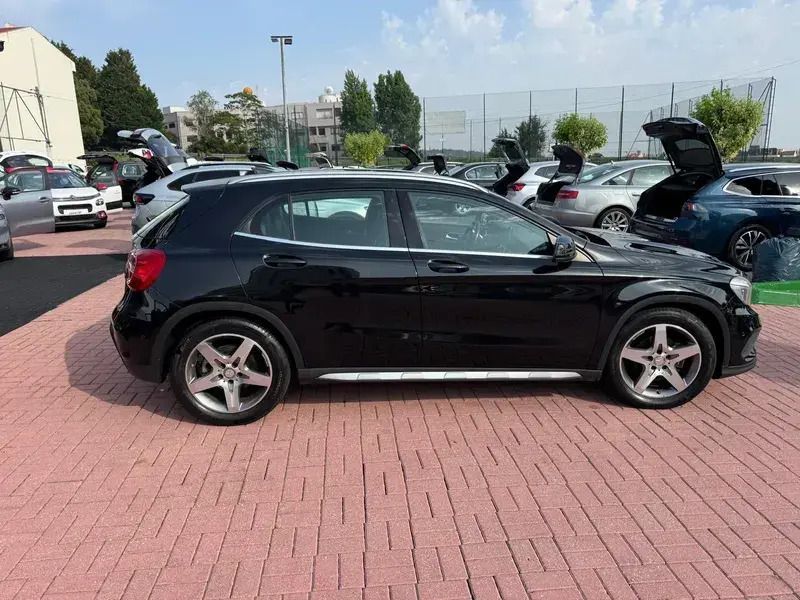 Usado Mercedes GLA180 AMG line 109 HP (80 kW) 2016 Preto SUV